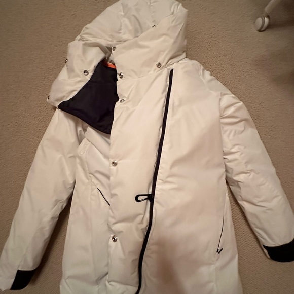 Suns board limited edition Gabriel’e and Penelope Muccino women’s coat - Picture 6 of 12